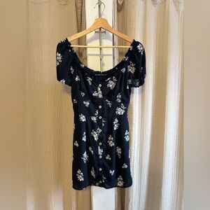 Abercrombie and Fitch Puff Sleeve Mini- Small